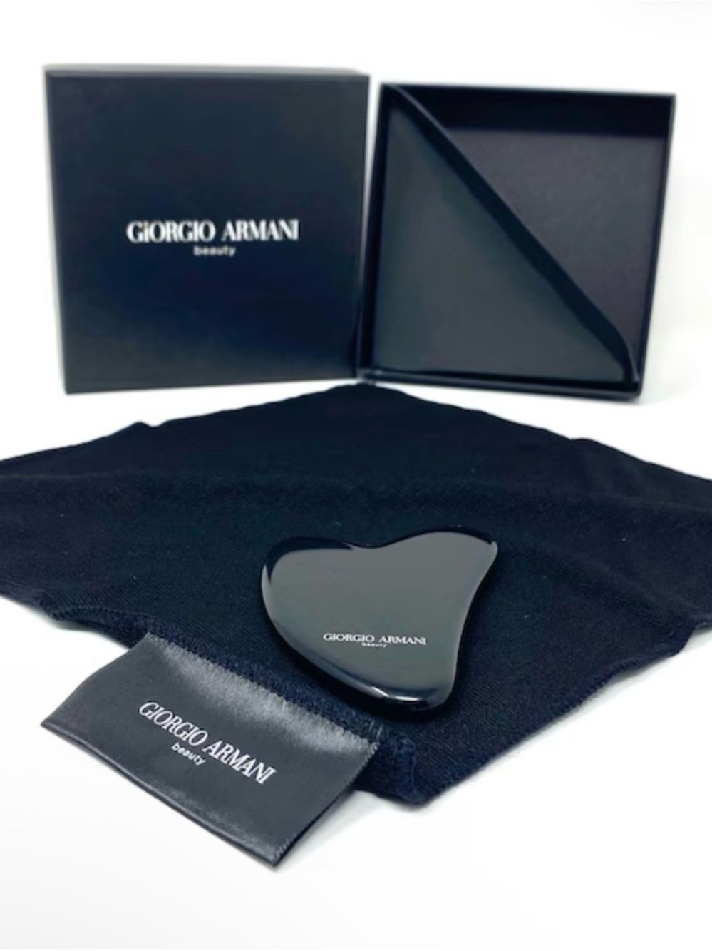 VIP - Giorgio Armani Beauty Black Polished Gua Sha